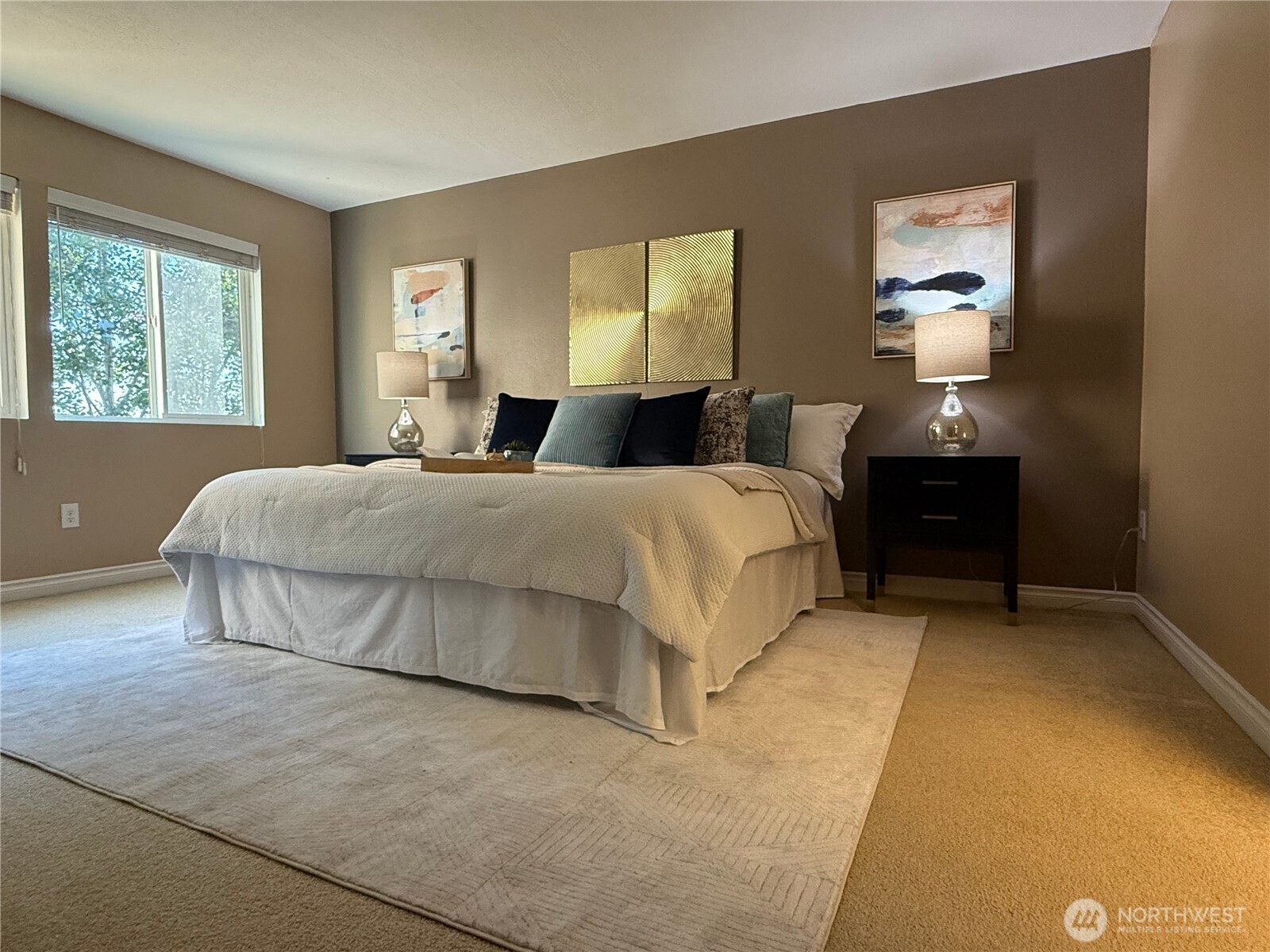7600 SE 29th St #501, Mercer Island, WA 98040