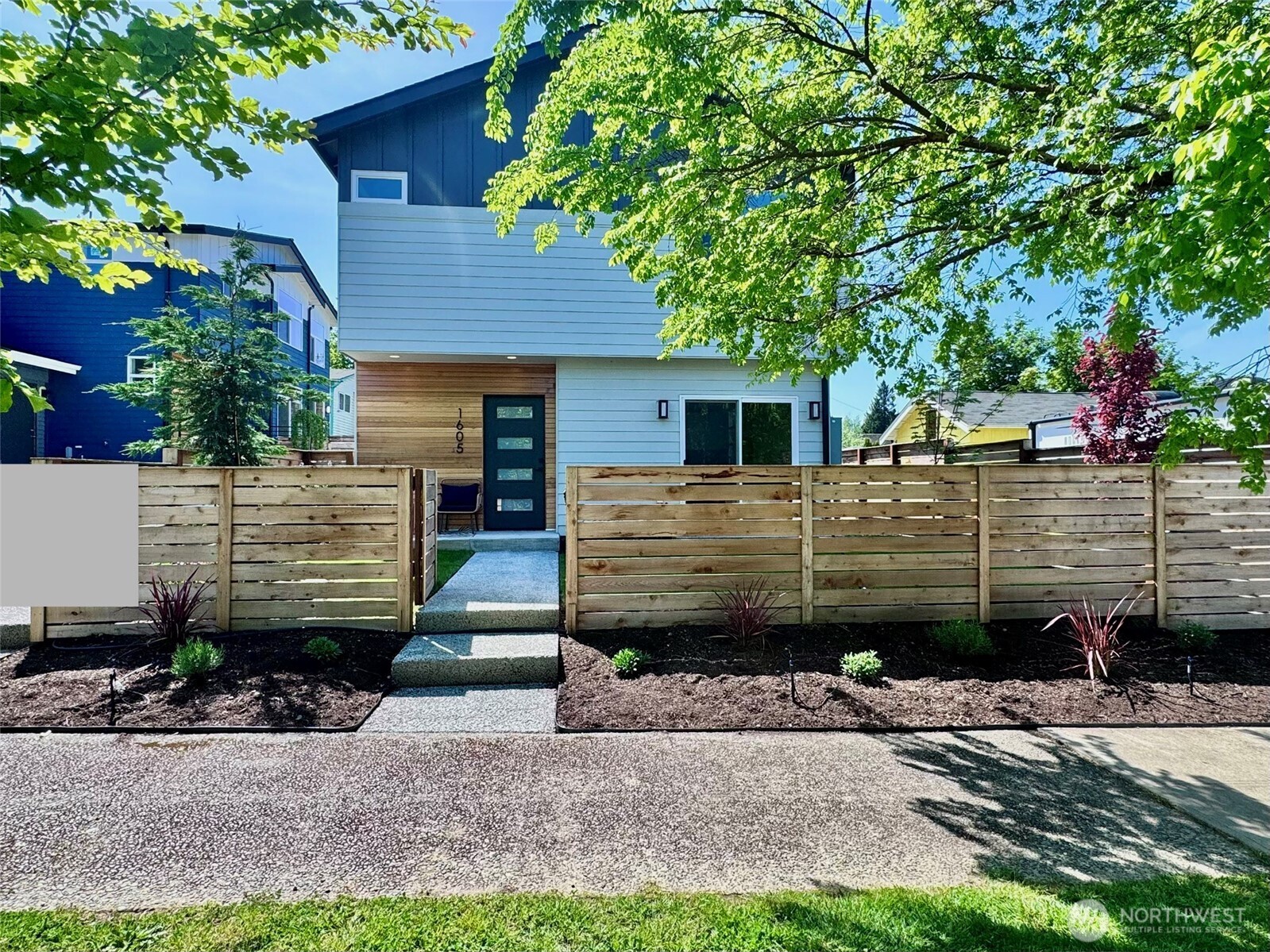 1605 SW Kenyon Street , Seattle, WA 98106
