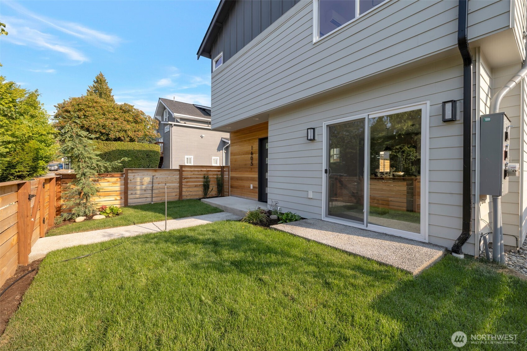 1605 SW Kenyon Street , Seattle, WA 98106