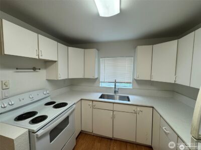 16425 Broadway Avenue , Snohomish, WA 98296 - Photo 10