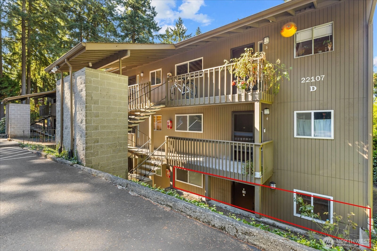 22107 66th Avenue W #10D, Mountlake Terrace, WA 98043