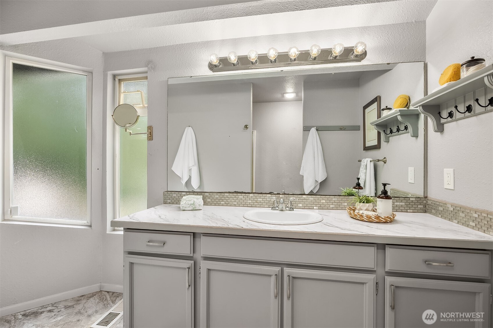 22018 SE 35th Street , Sammamish, WA 98075