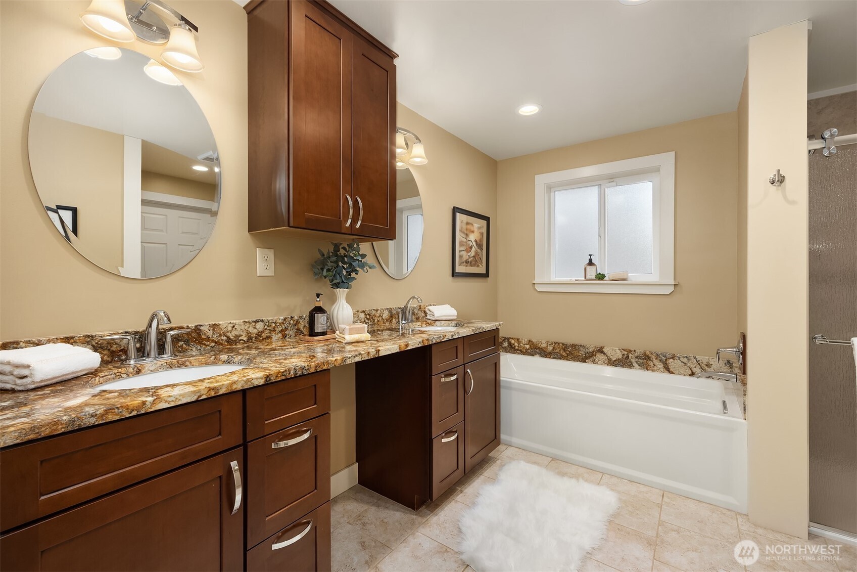 22018 SE 35th Street , Sammamish, WA 98075