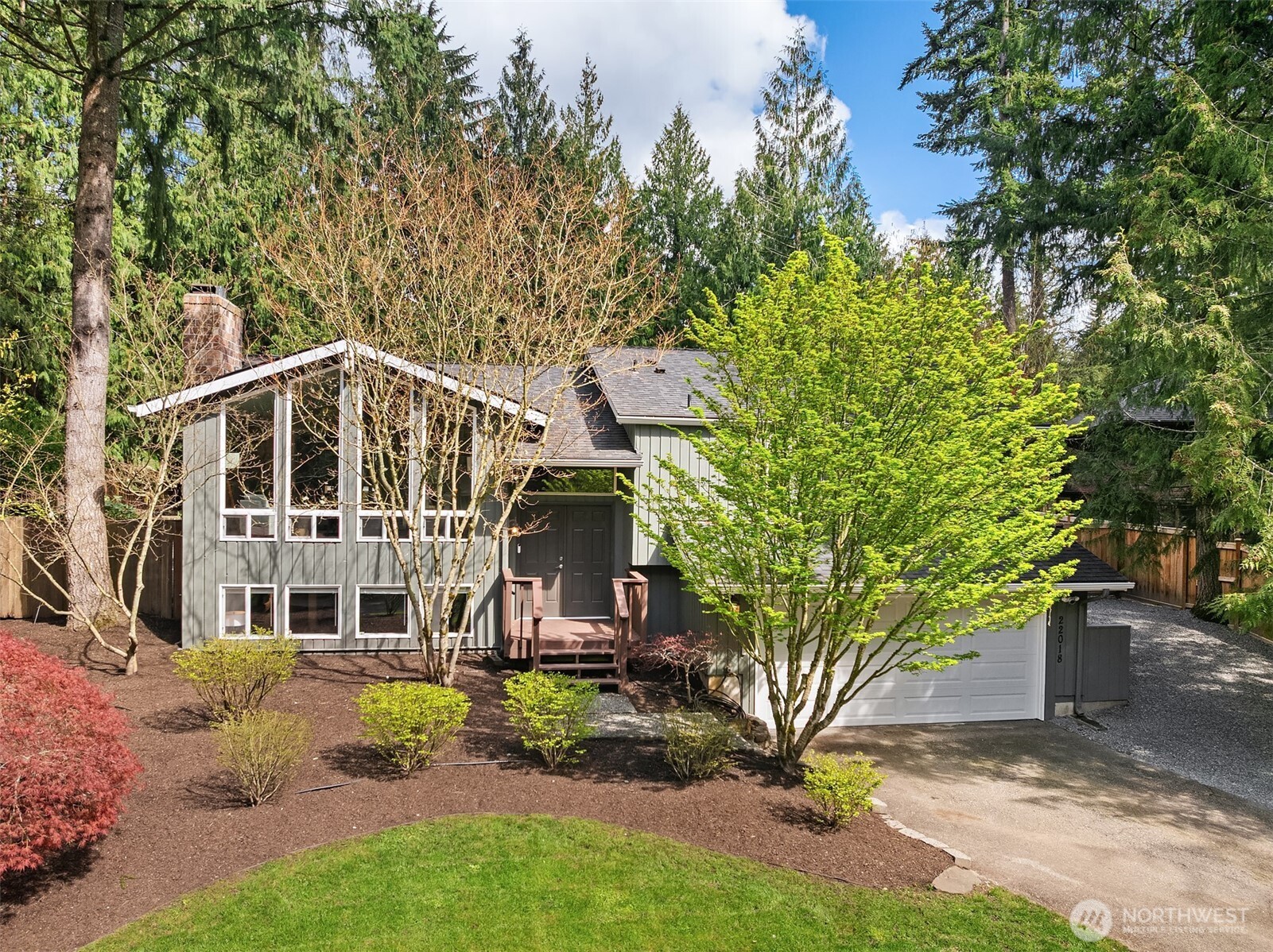 22018 SE 35th Street , Sammamish, WA 98075