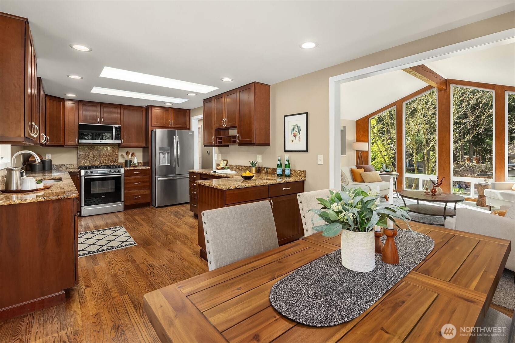 22018 SE 35th Street , Sammamish, WA 98075