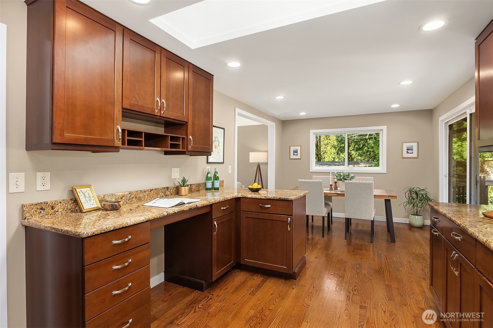 22018 SE 35th Street , Sammamish, WA 98075