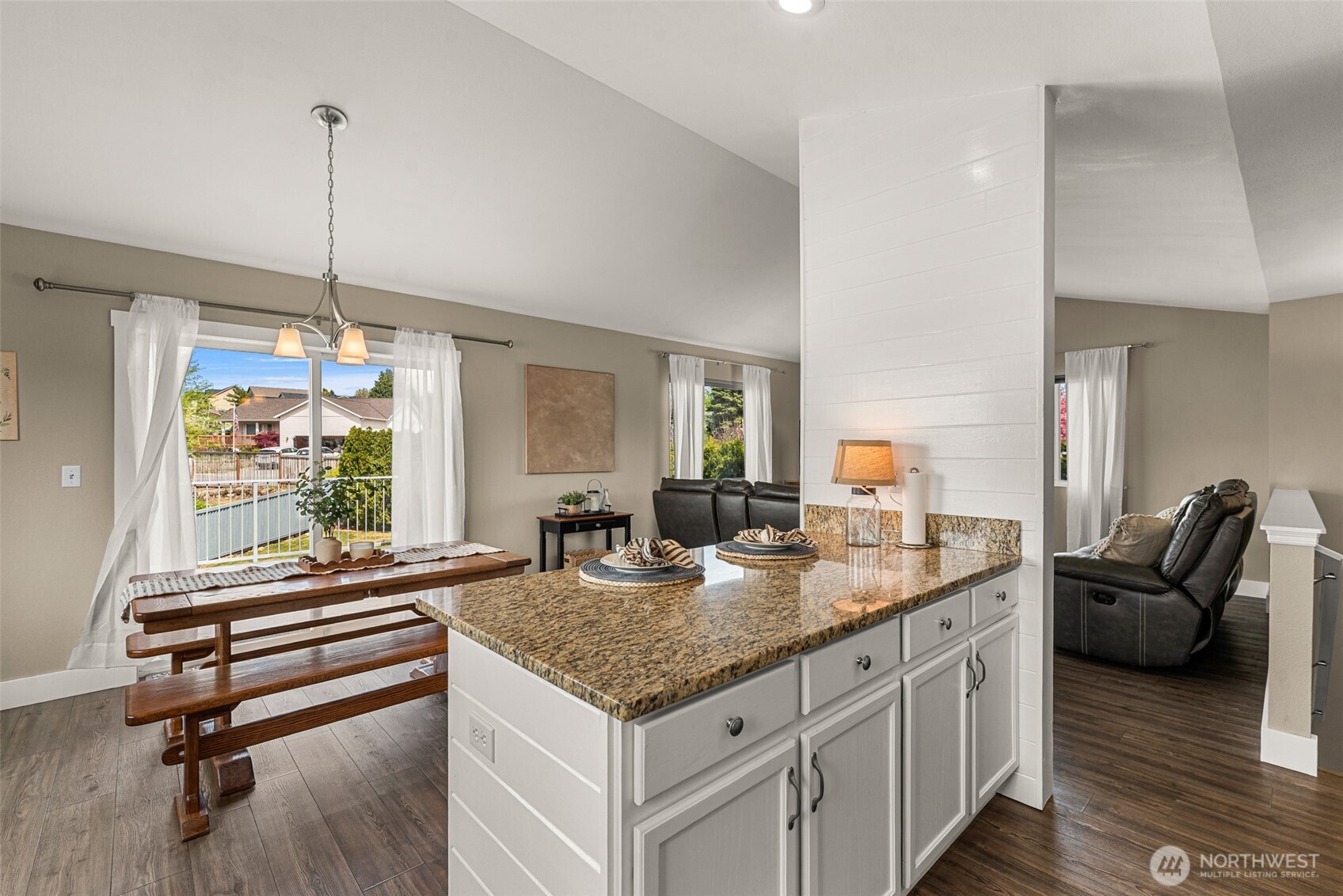 712 S Lexington Place , East Wenatchee, WA 98802