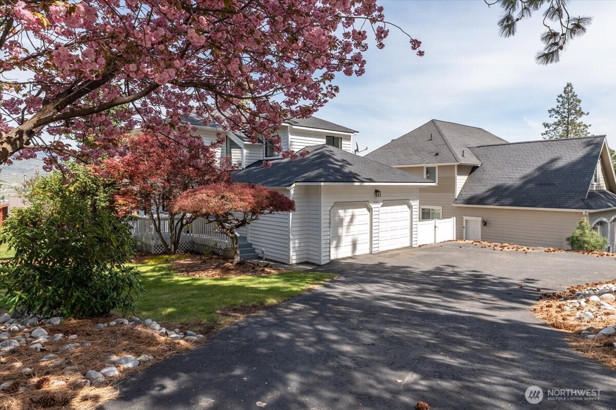 4124 Lakeview Place , Chelan, WA 98816