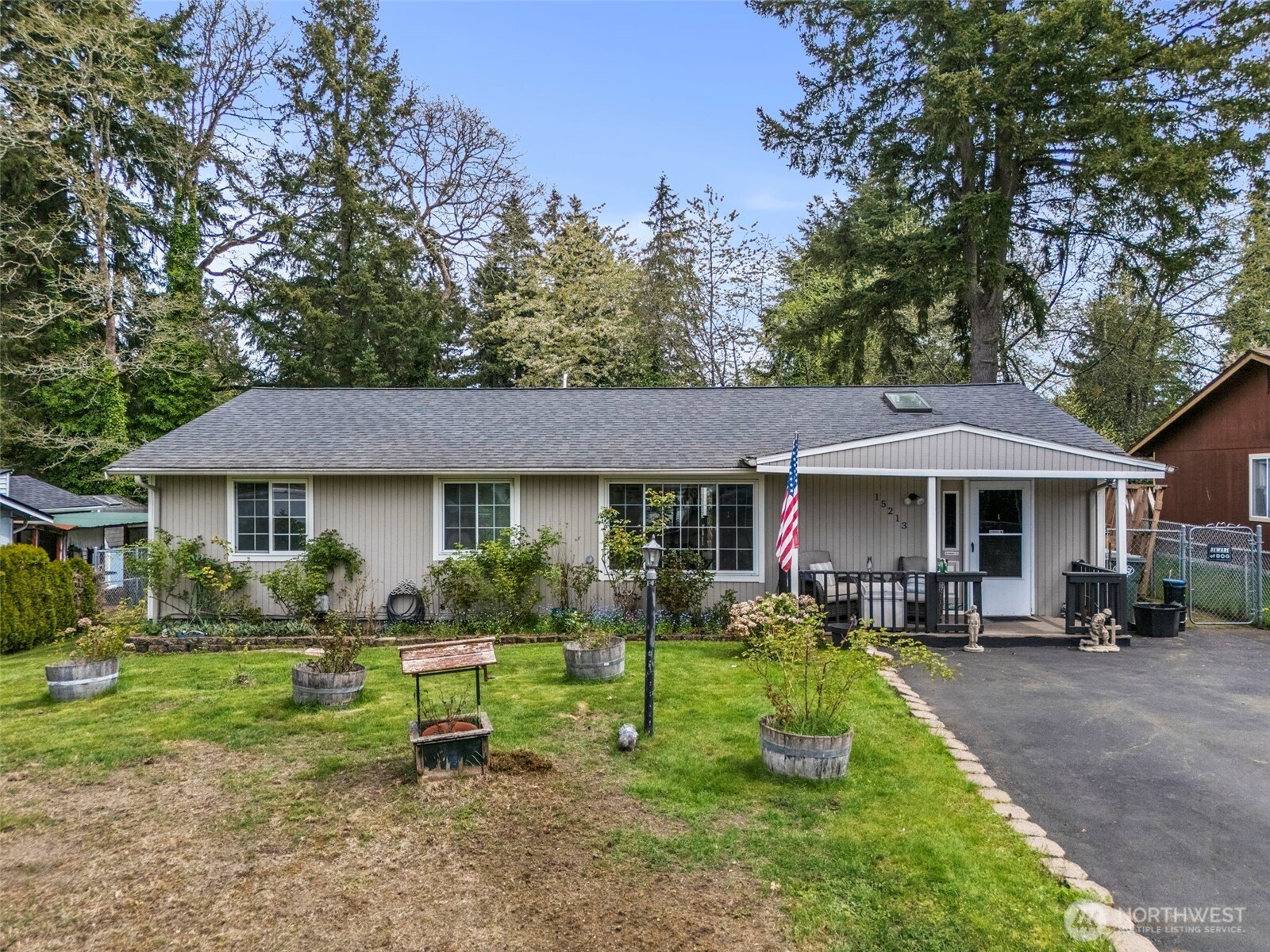 15213 12th Avenue E, Tacoma, WA 98445-5929