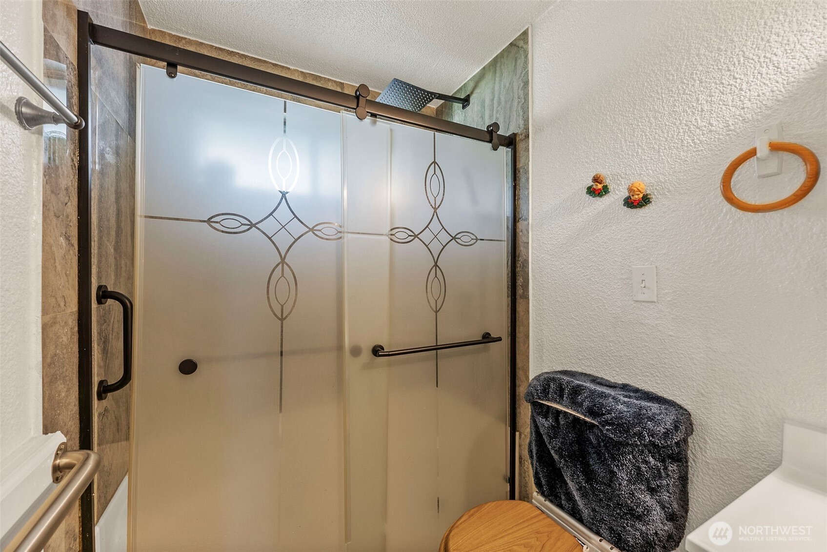 15213 12th Avenue E, Tacoma, WA 98445-5929