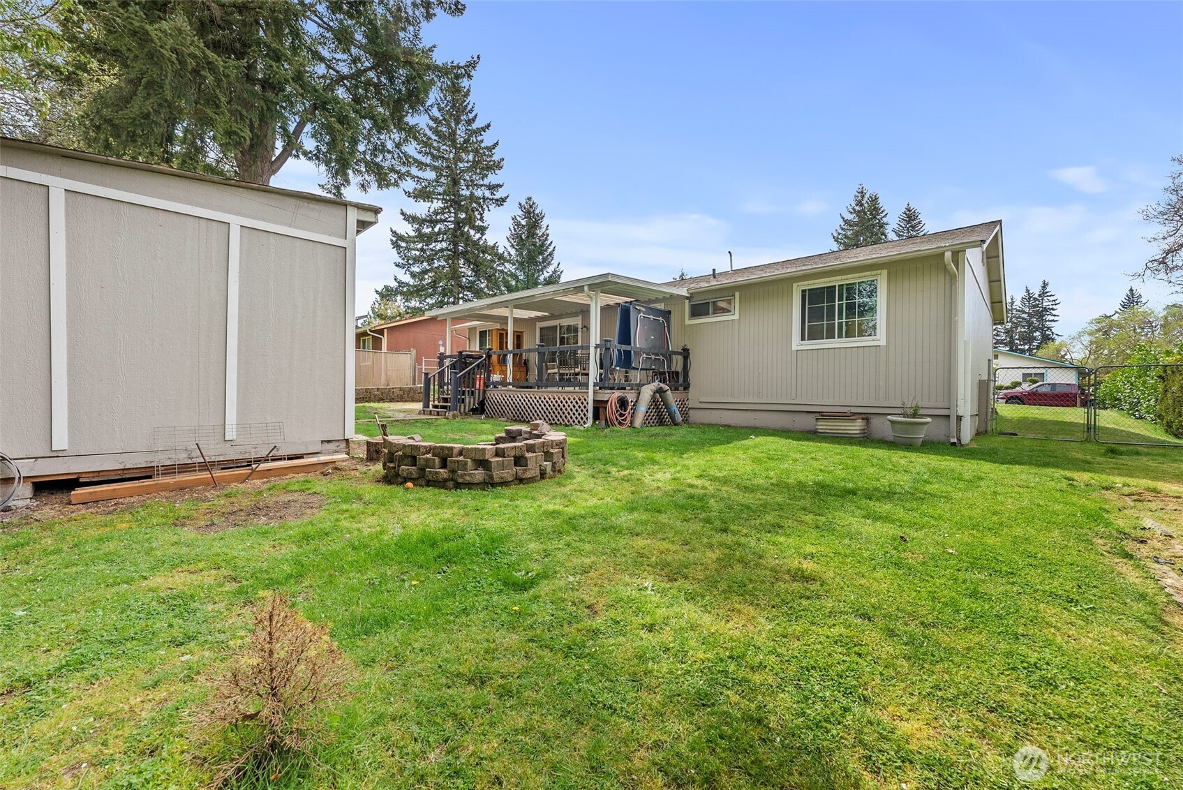 15213 12th Avenue E, Tacoma, WA 98445-5929