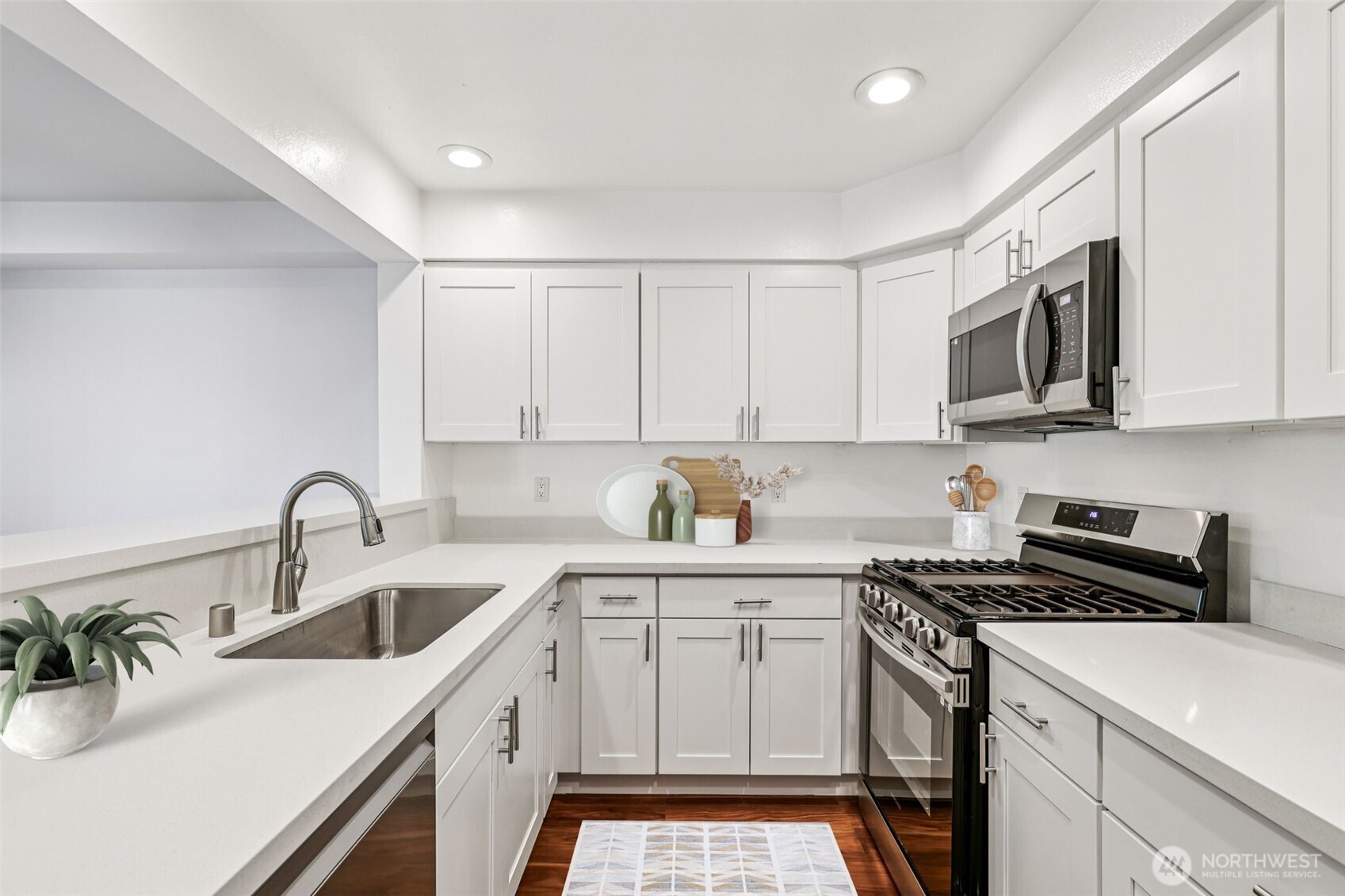 1425 Dexter Avenue N #611, Seattle, WA 98109