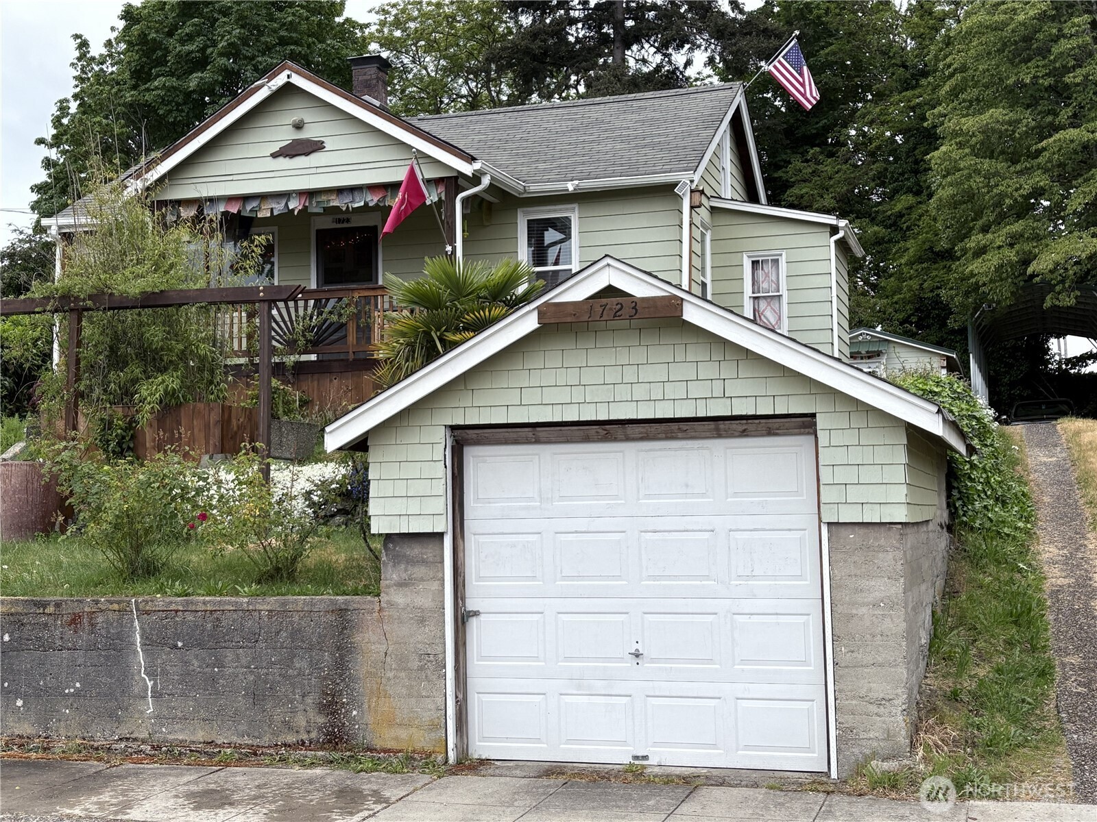 1723 Elizabeth Avenue , Bremerton, WA 98337