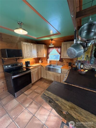 1723 Elizabeth Avenue , Bremerton, WA 98337 - Photo 8
