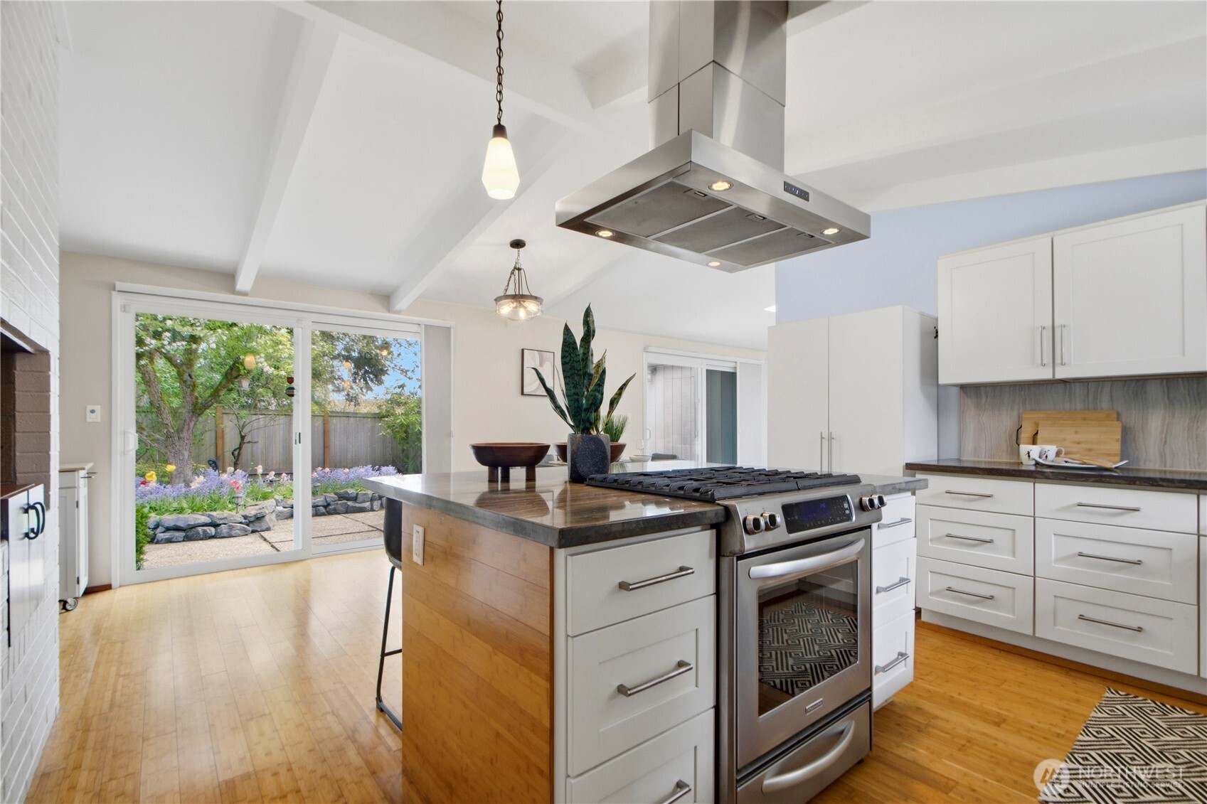 634 167th Avenue NE, Bellevue, WA 98008-4025