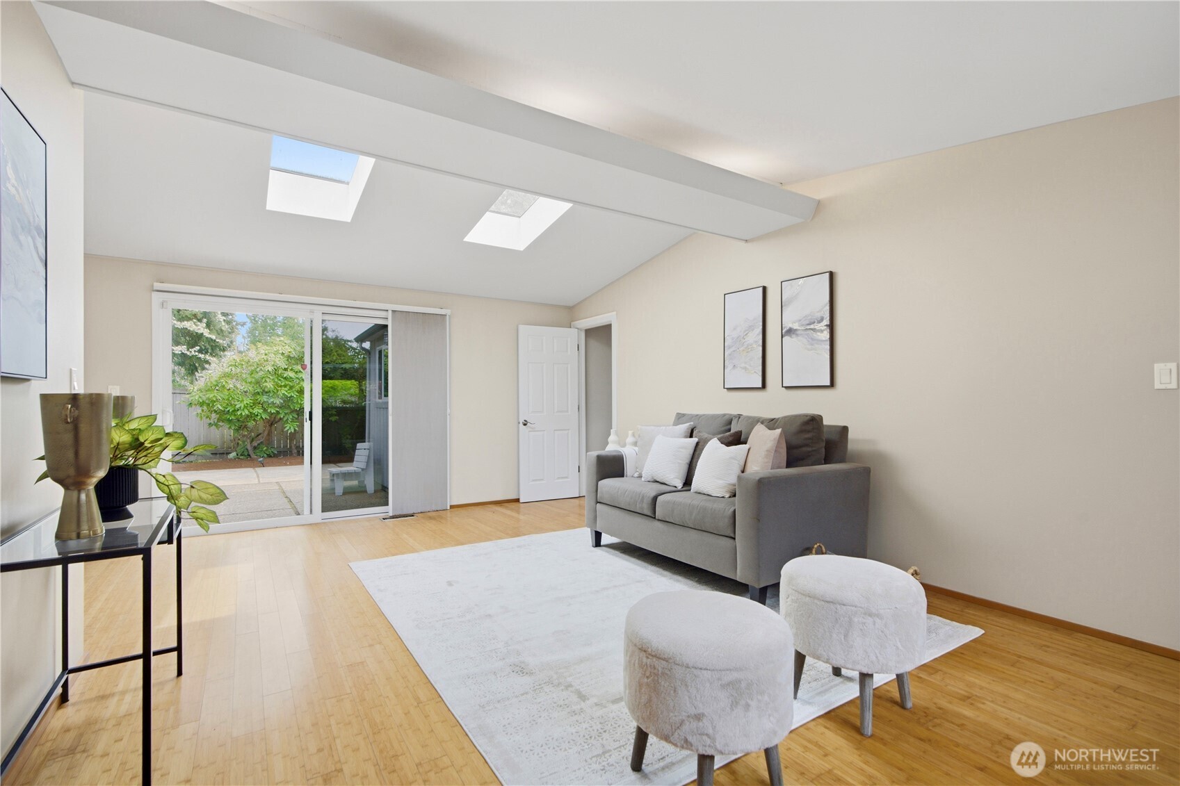 634 167th Avenue NE, Bellevue, WA 98008-4025