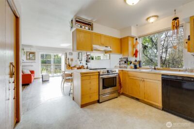 1222 S Sheridan Avenue , Tacoma, WA 98405 - Photo 2