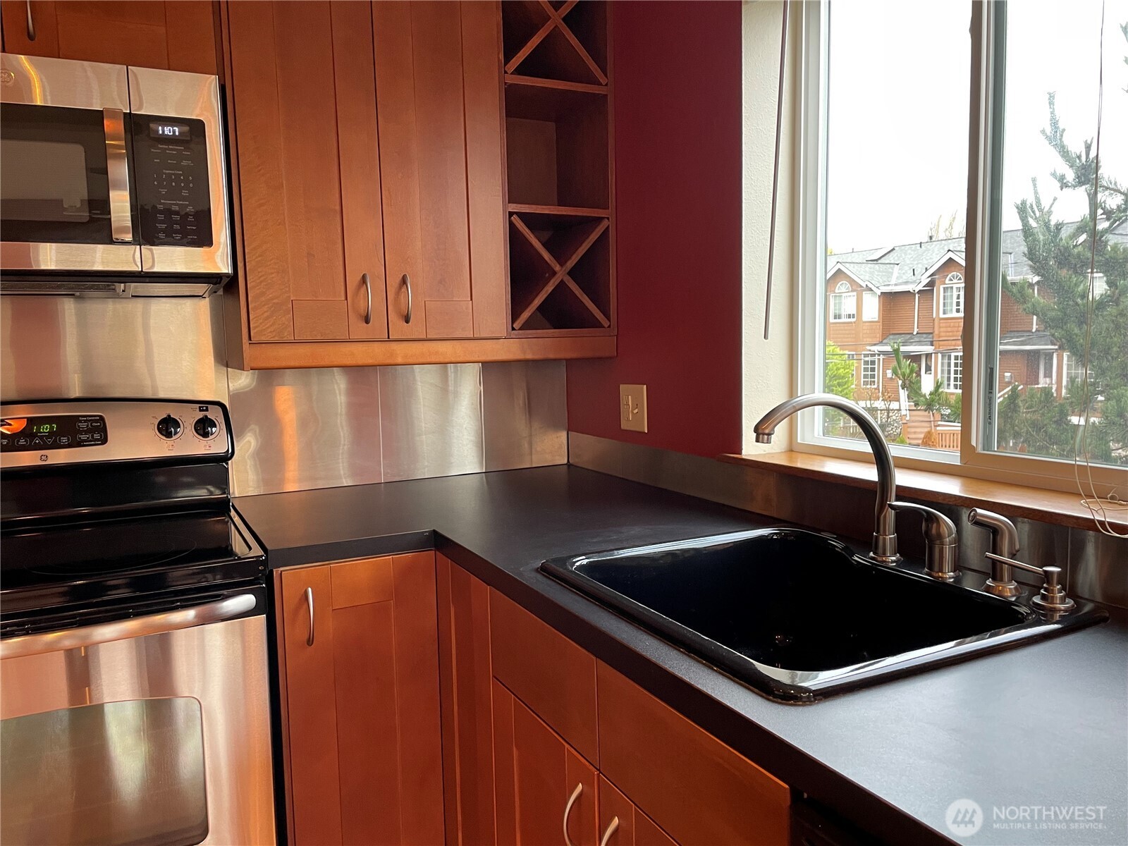 731 N 94th Street #8, Seattle, WA 98103