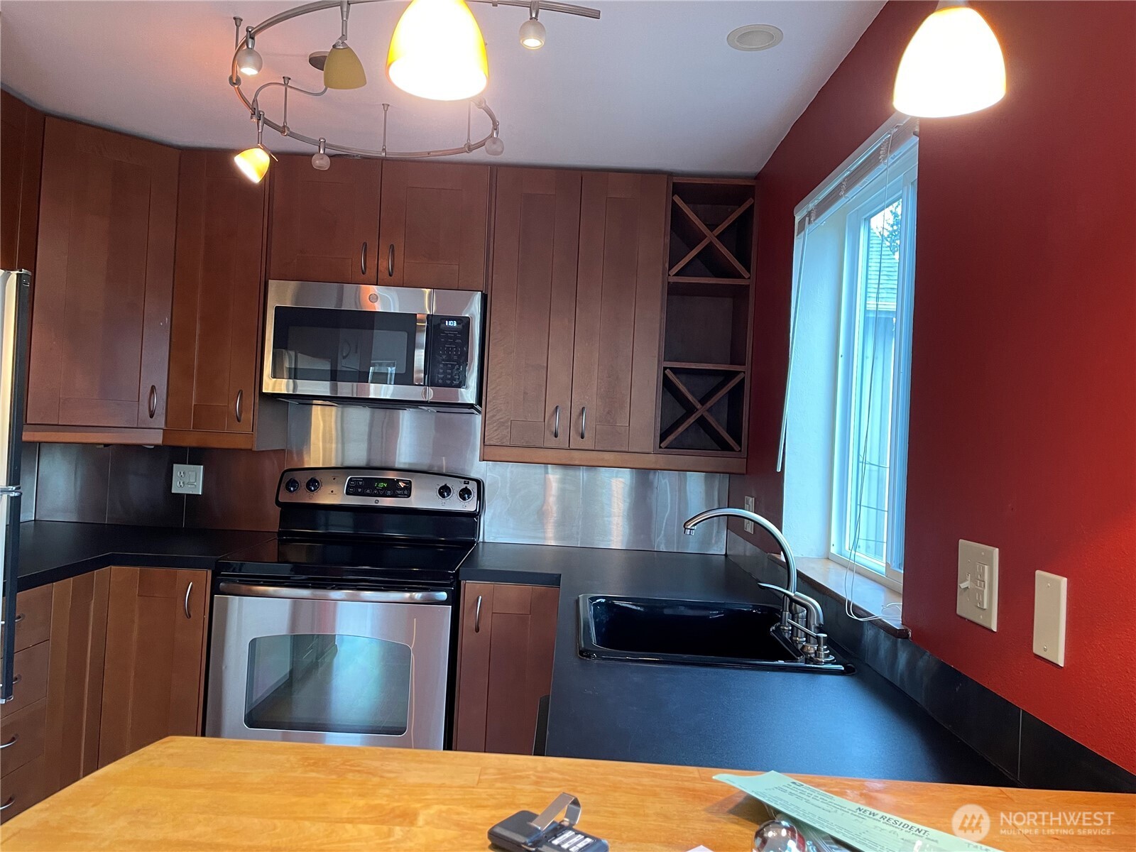 731 N 94th Street #8, Seattle, WA 98103