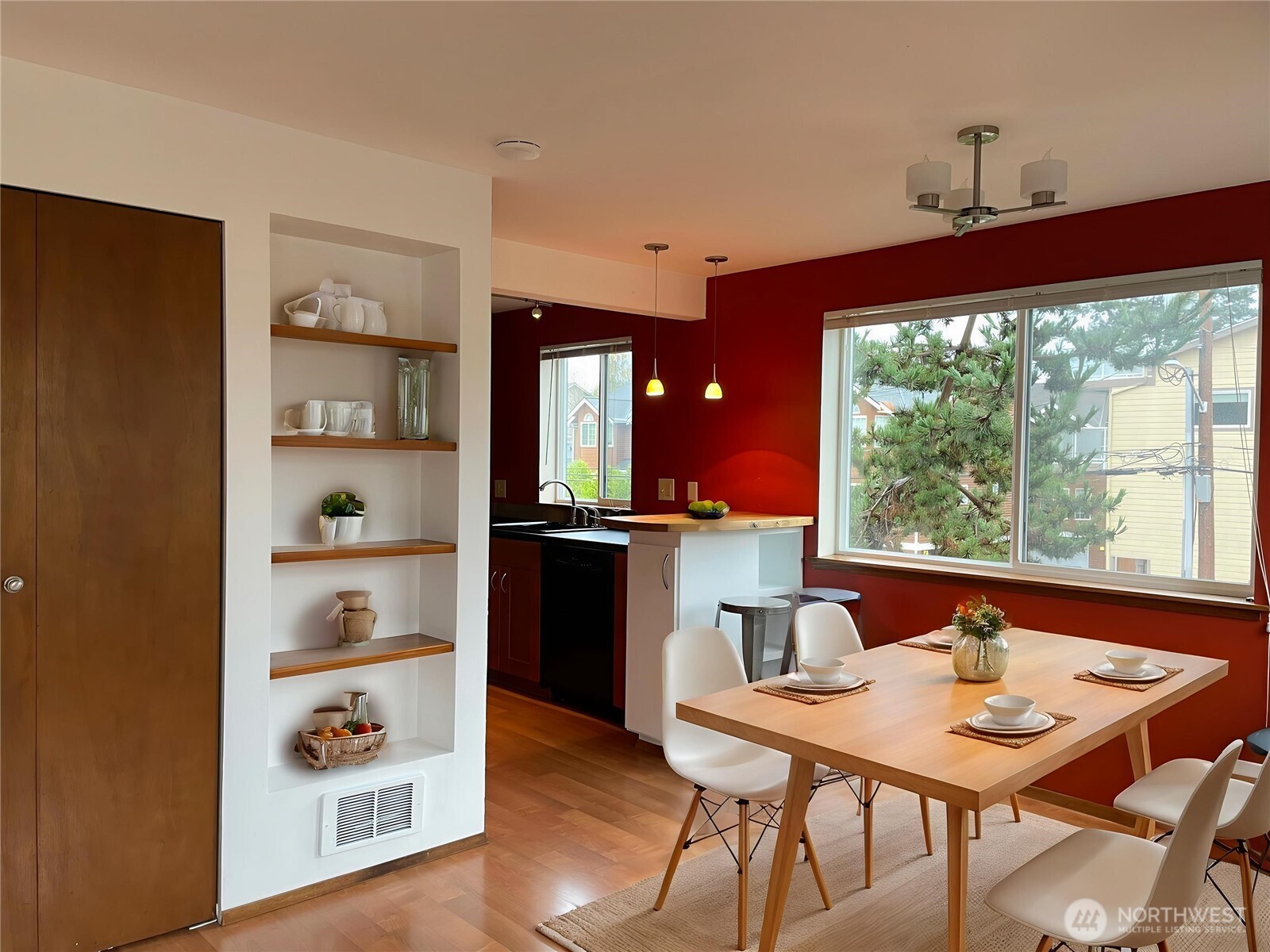 731 N 94th Street #8, Seattle, WA 98103
