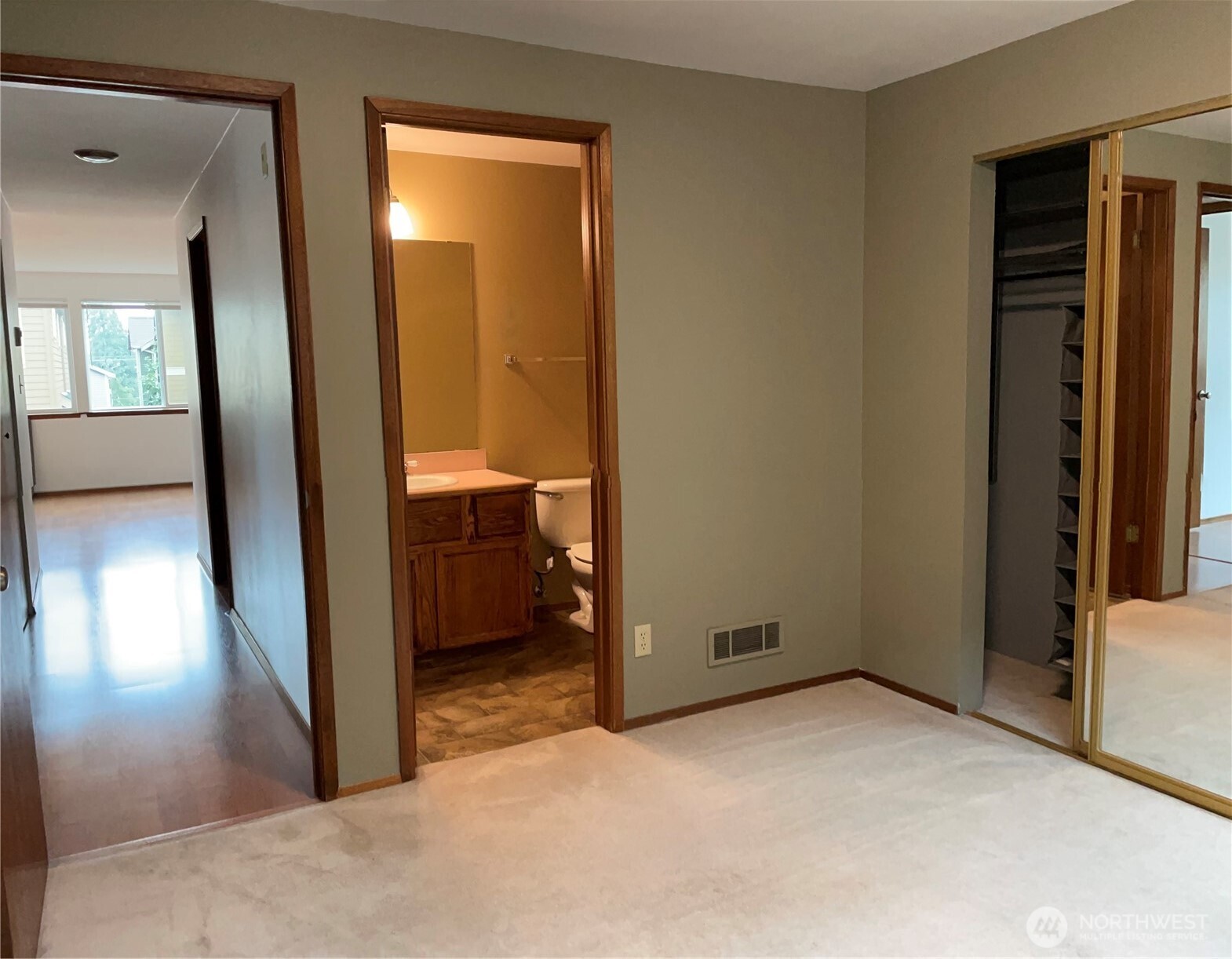 731 N 94th Street #8, Seattle, WA 98103