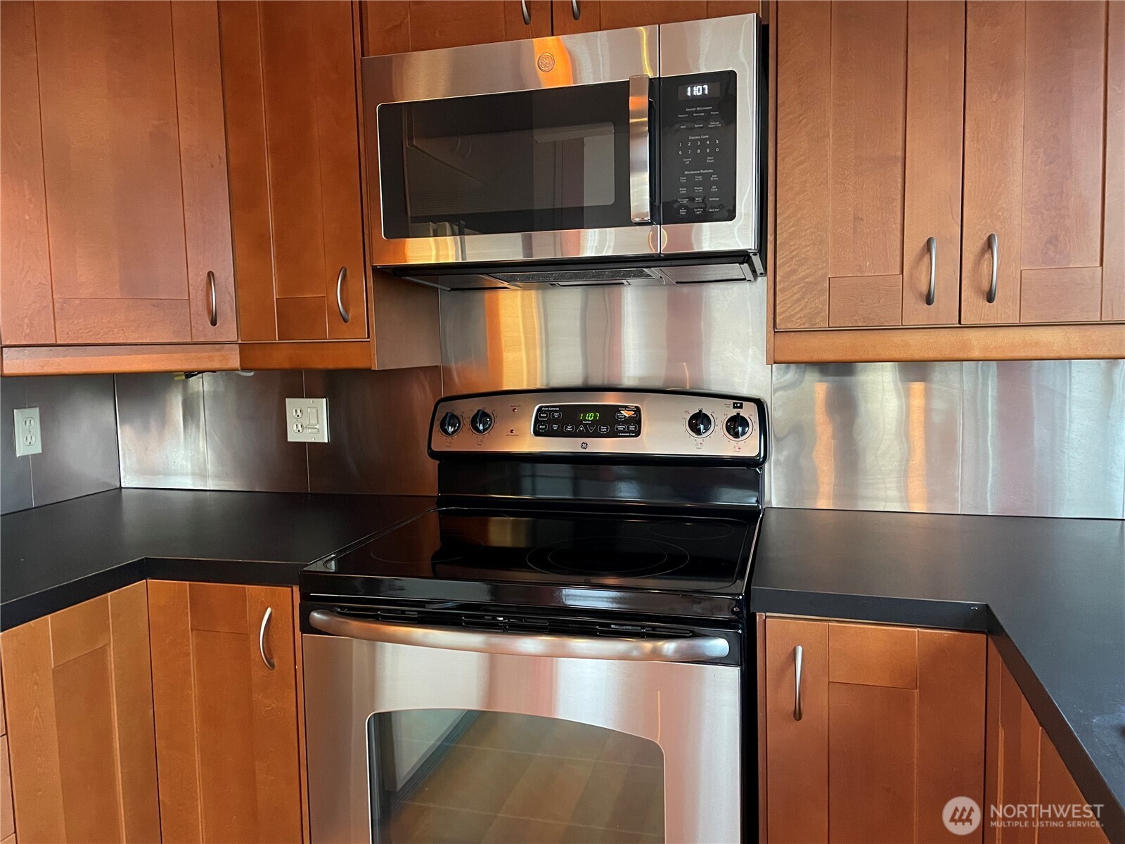 731 N 94th Street #8, Seattle, WA 98103