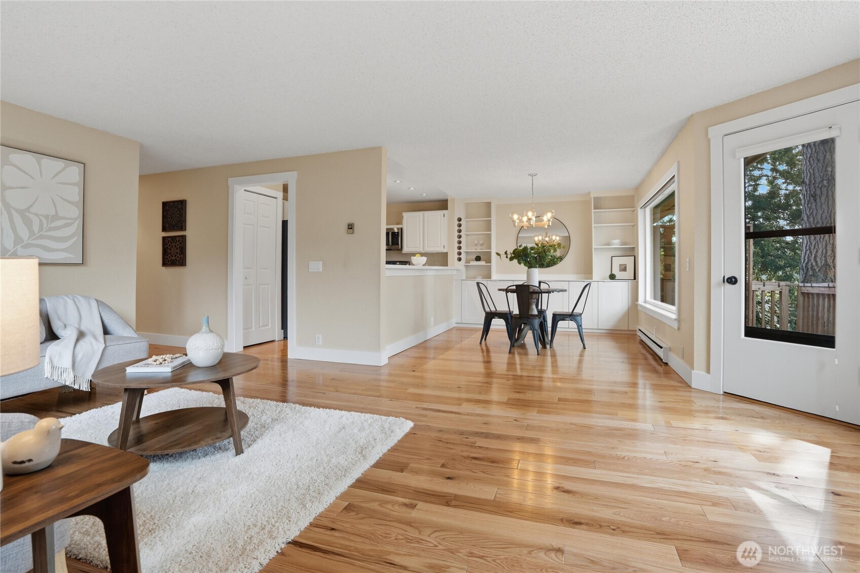 790 Madison Avenue N, Bainbridge Island, WA 98110