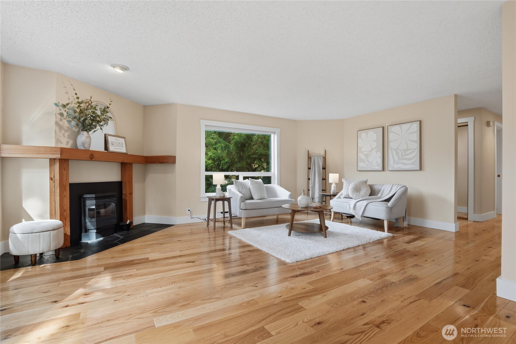 790 Madison Avenue N, Bainbridge Island, WA 98110