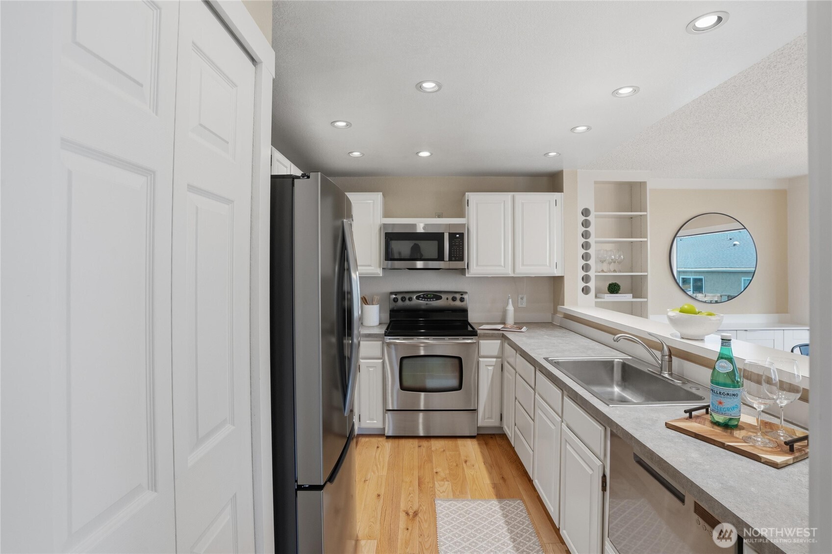 790 Madison Avenue N, Bainbridge Island, WA 98110