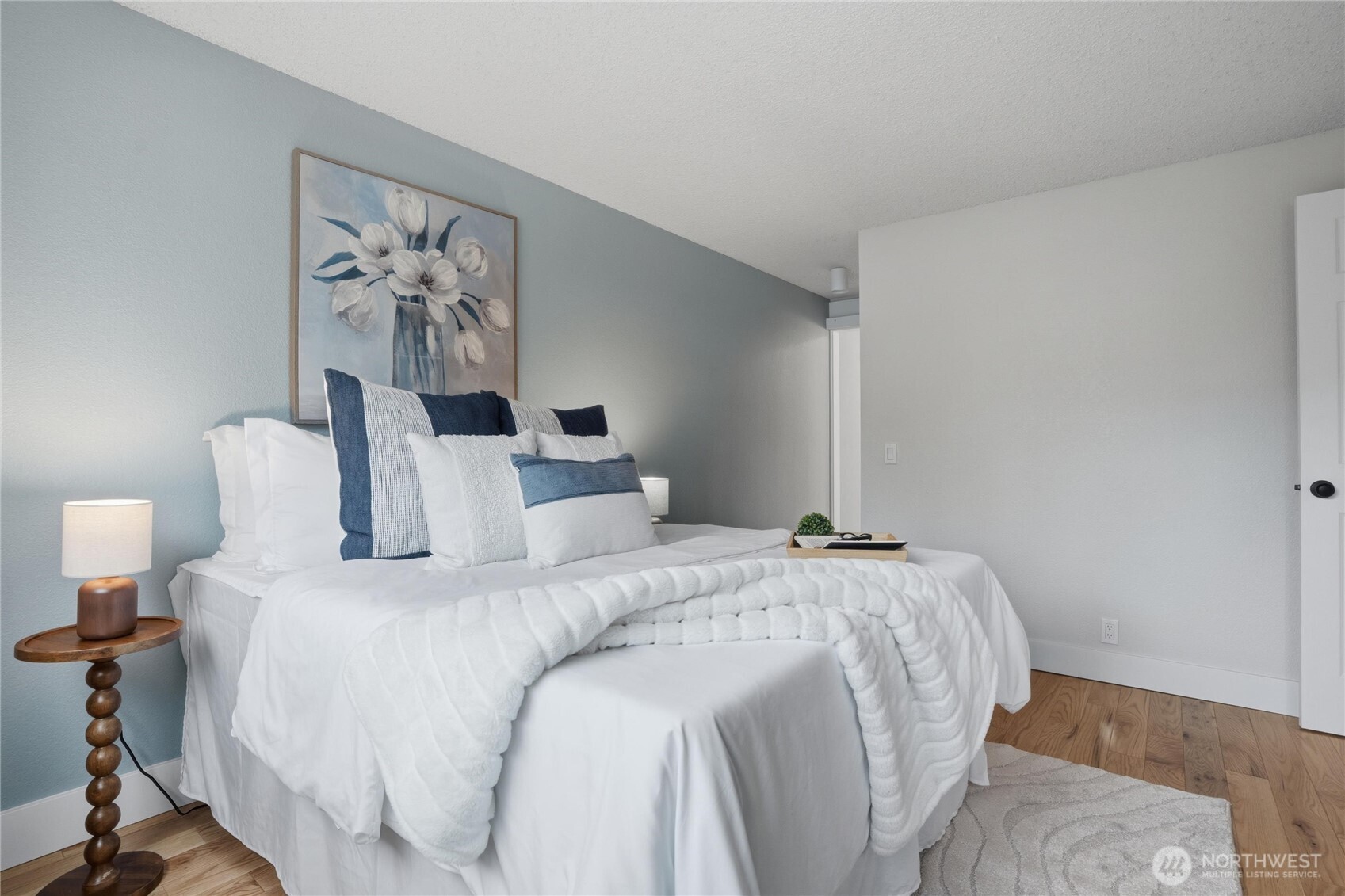790 Madison Avenue N, Bainbridge Island, WA 98110