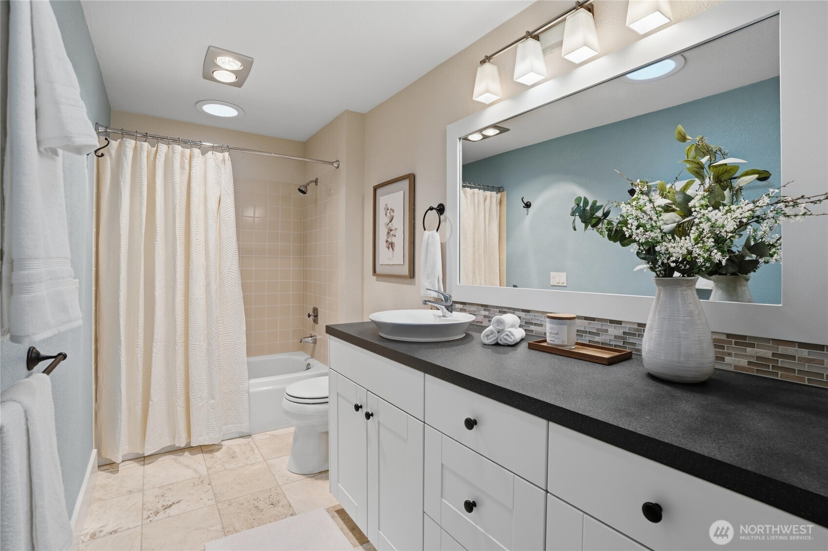 790 Madison Avenue N, Bainbridge Island, WA 98110