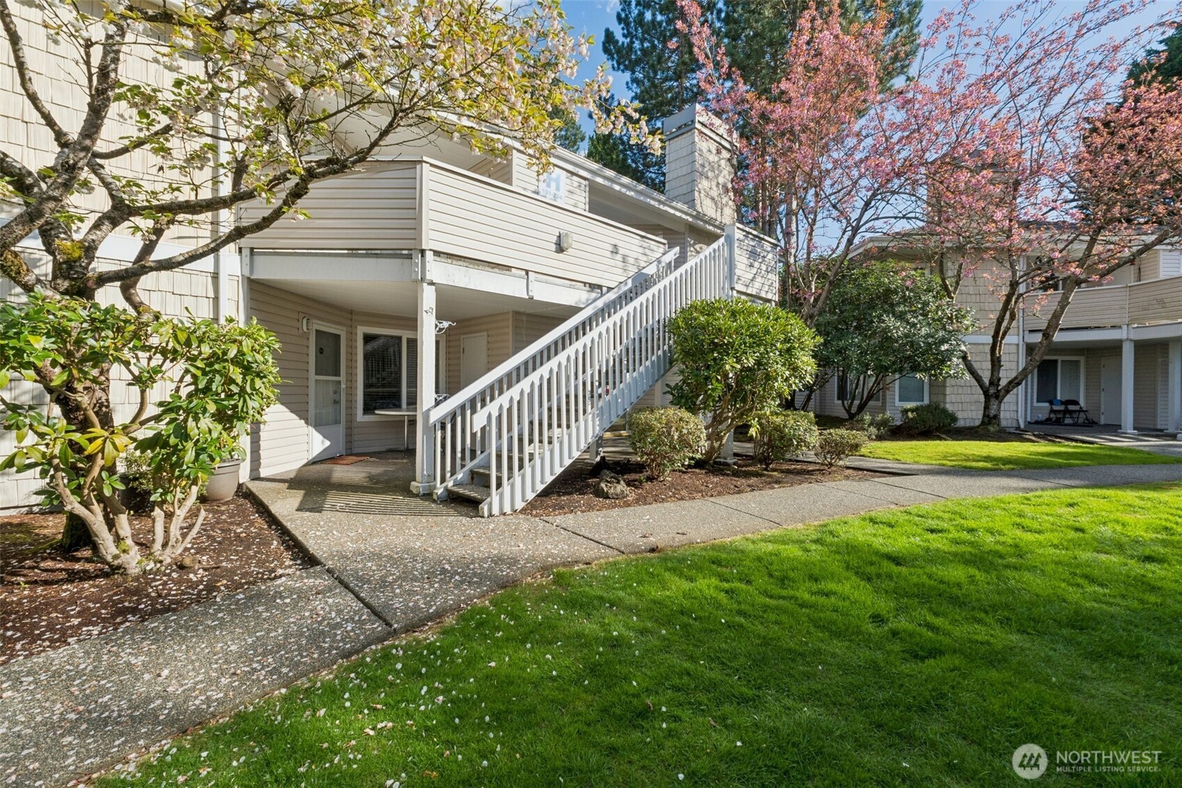 9210 Market Place #H201, Lake Stevens, WA 98258