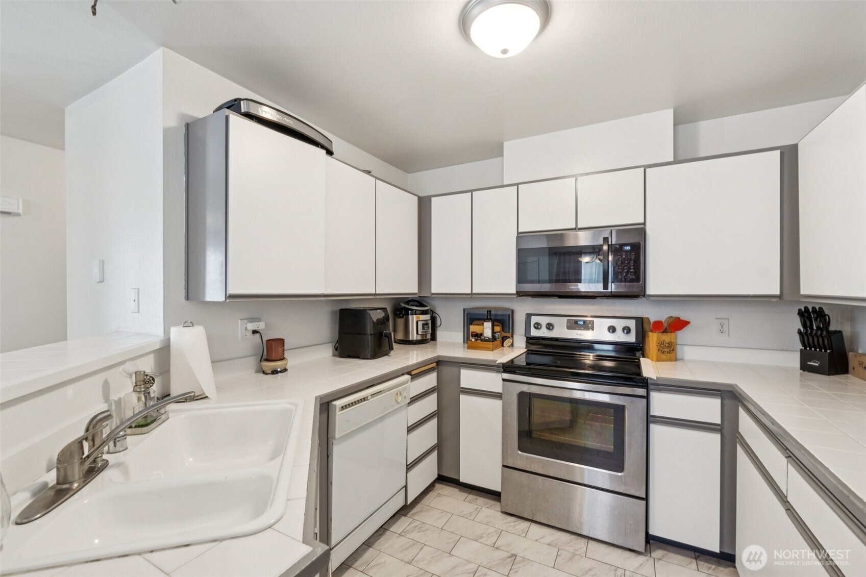9210 Market Place #H201, Lake Stevens, WA 98258