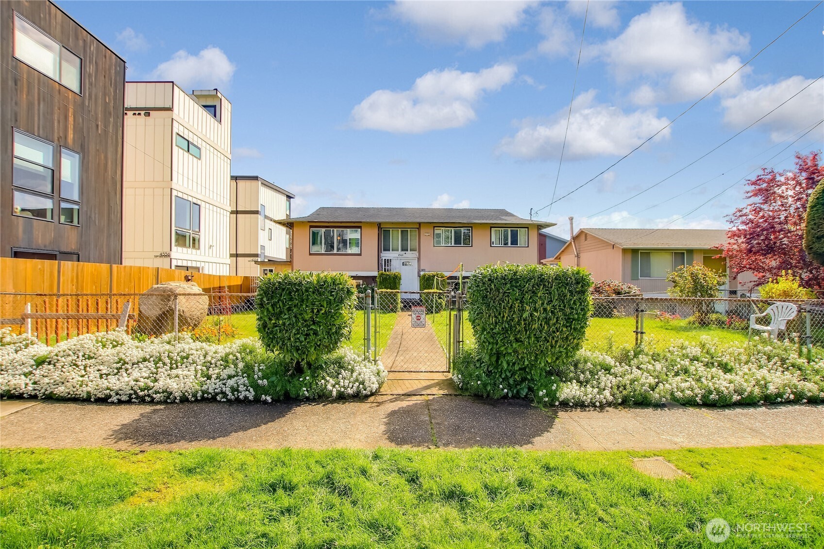 4560 34th Avenue S, Seattle, WA 98118