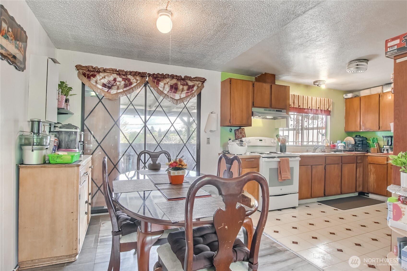 4560 34th Avenue S, Seattle, WA 98118