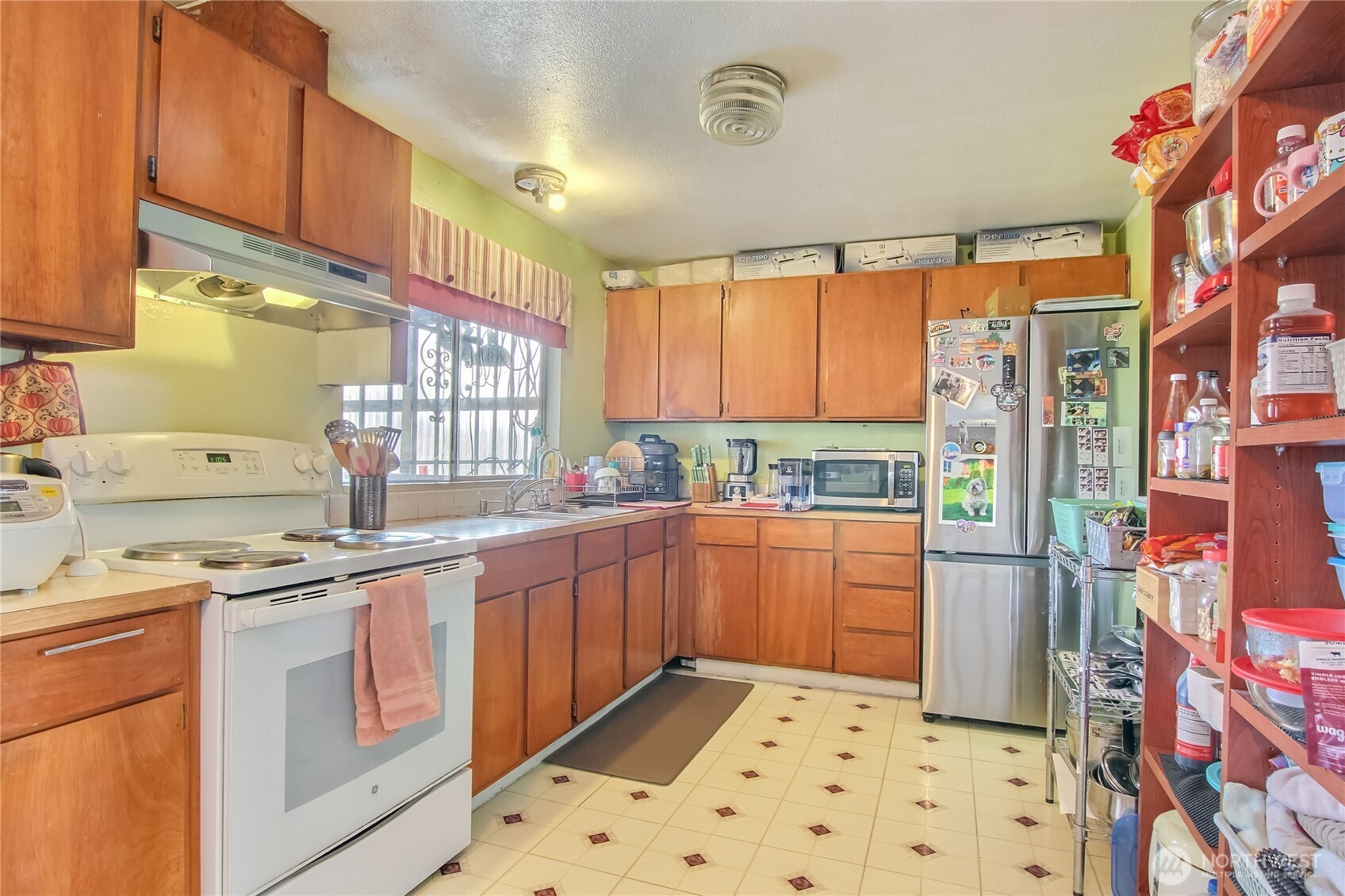 4560 34th Avenue S, Seattle, WA 98118