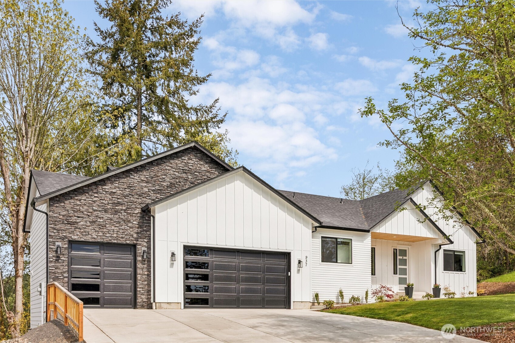 937 Edinburgh Court , Kelso, WA 98626