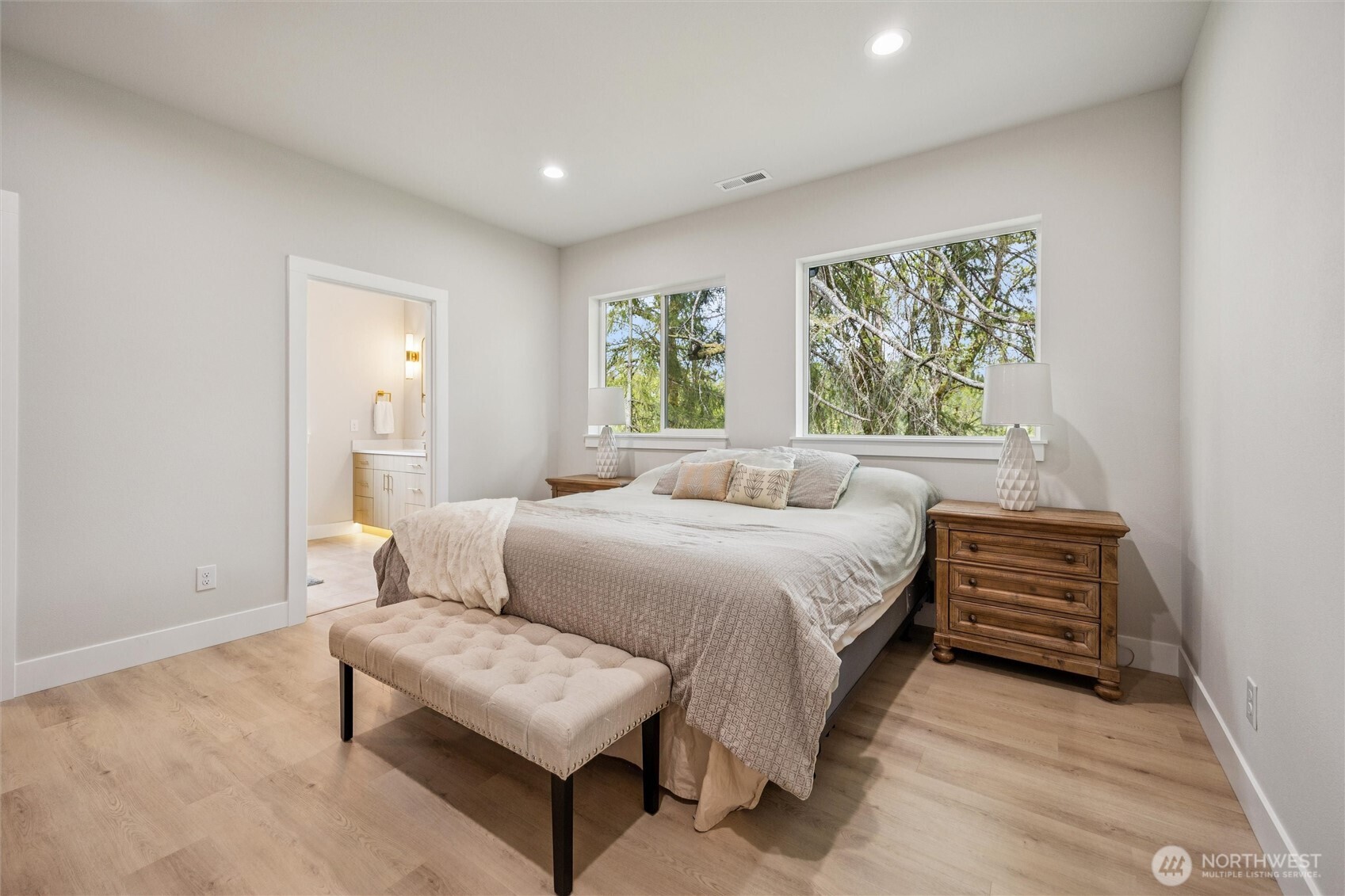 937 Edinburgh Court , Kelso, WA 98626