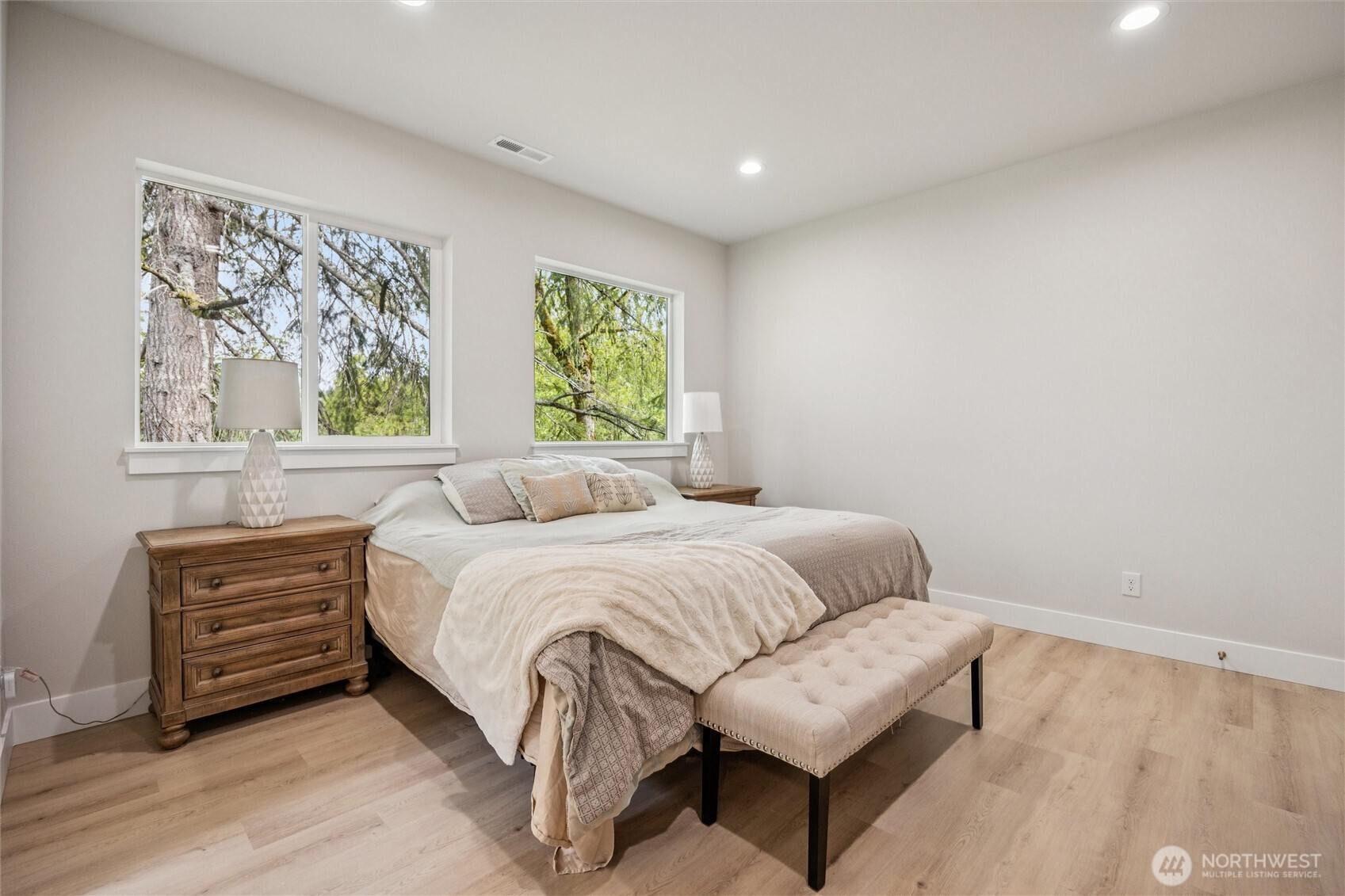 937 Edinburgh Court , Kelso, WA 98626