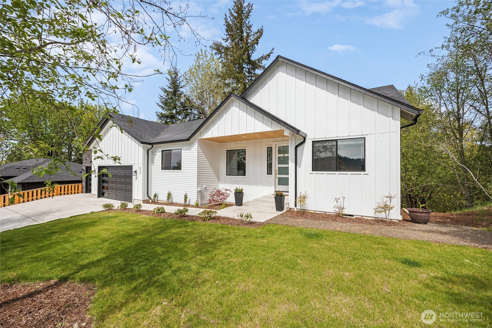 937 Edinburgh Court , Kelso, WA 98626