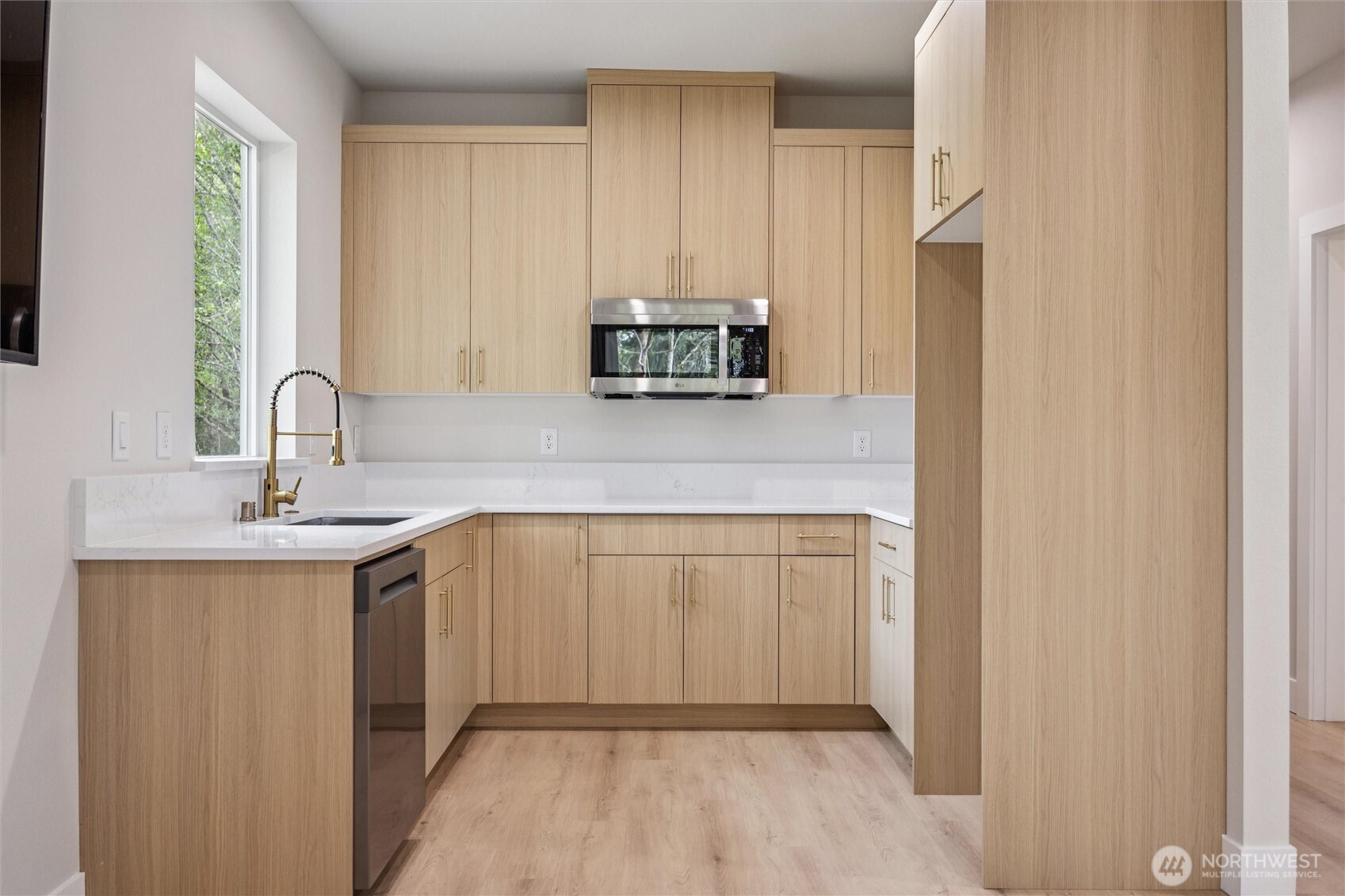 937 Edinburgh Court , Kelso, WA 98626