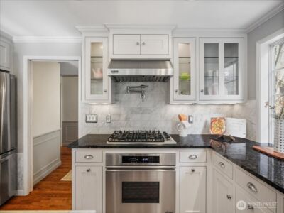 8255 SE 59th Street , Mercer Island, WA 98040 - Photo 12