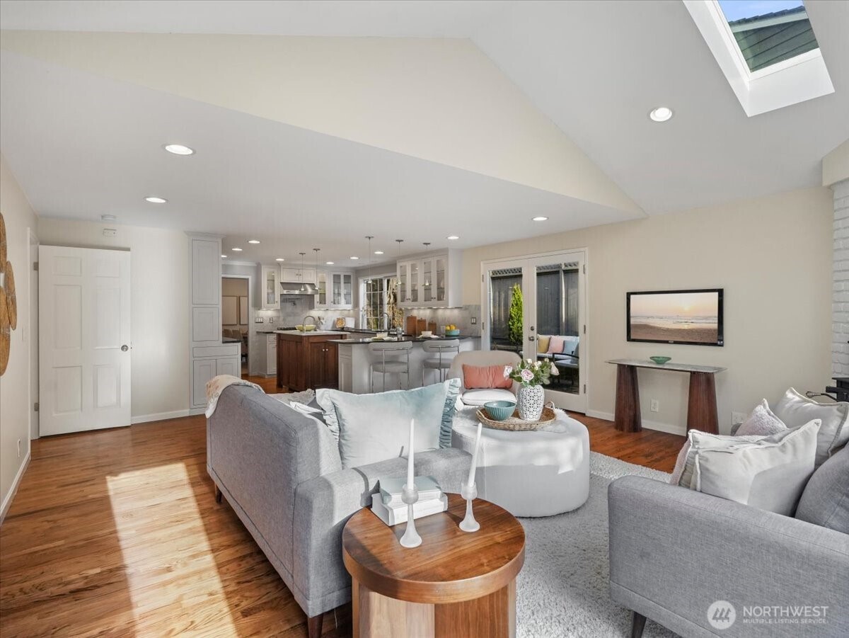 8255 SE 59th Street , Mercer Island, WA 98040