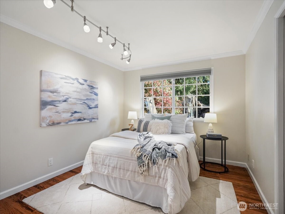 8255 SE 59th Street , Mercer Island, WA 98040