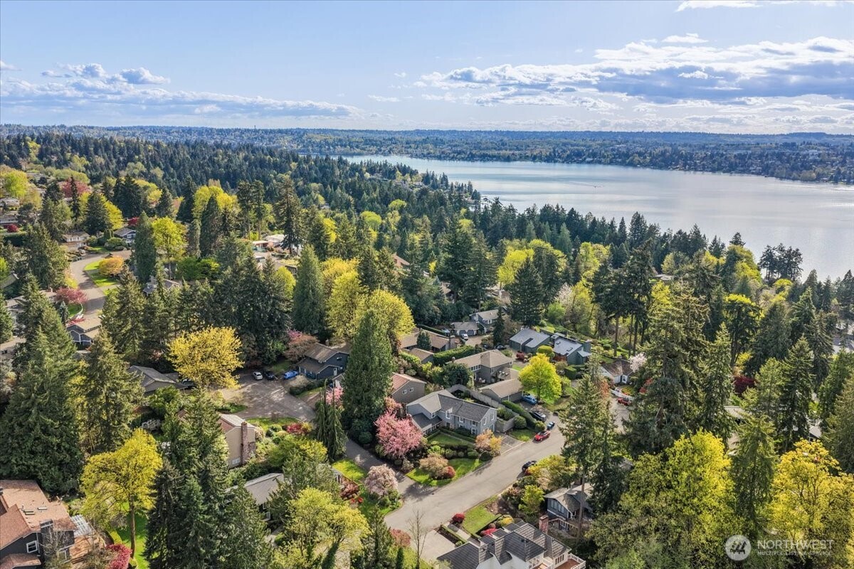 8255 SE 59th Street , Mercer Island, WA 98040