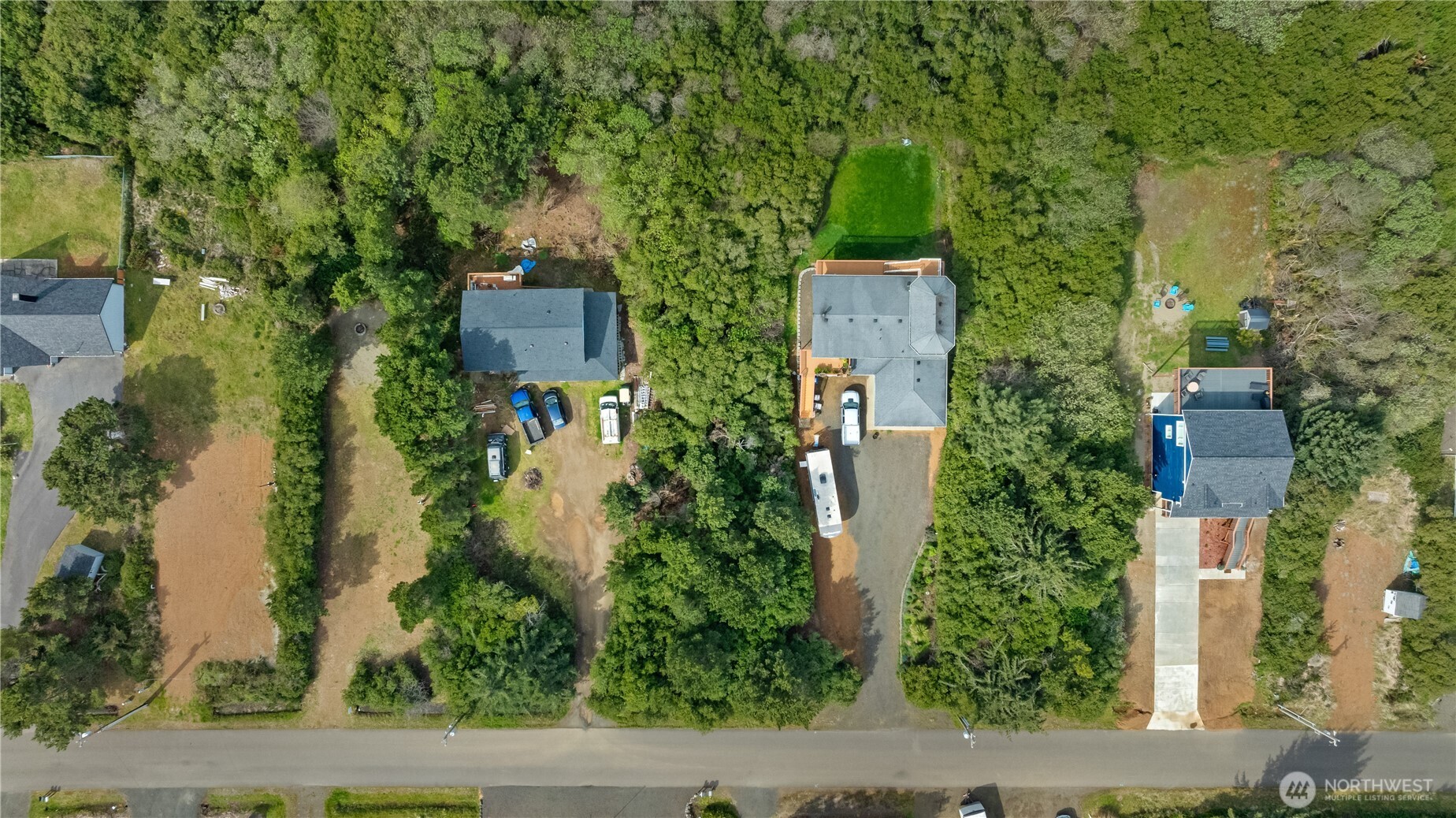 323 Sand Dune Avenue NW, Ocean Shores, WA 98569