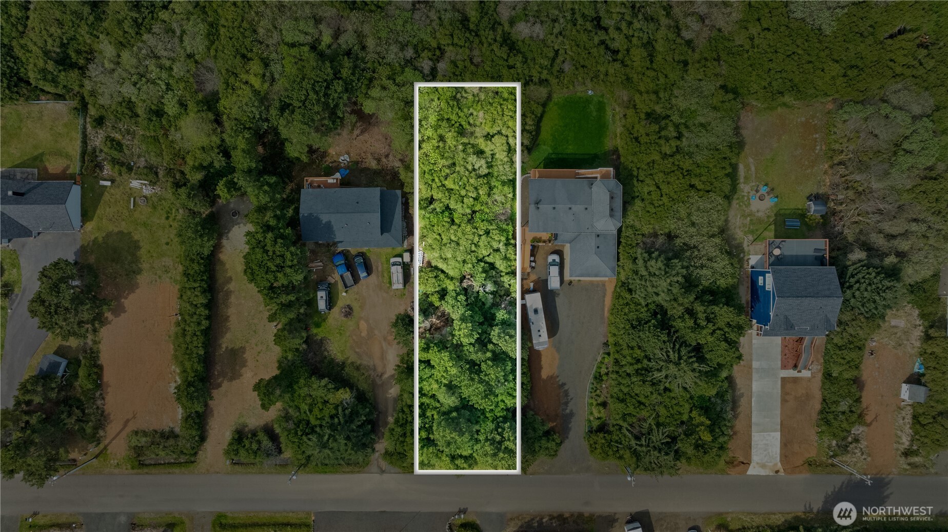 323 Sand Dune Avenue NW, Ocean Shores, WA 98569