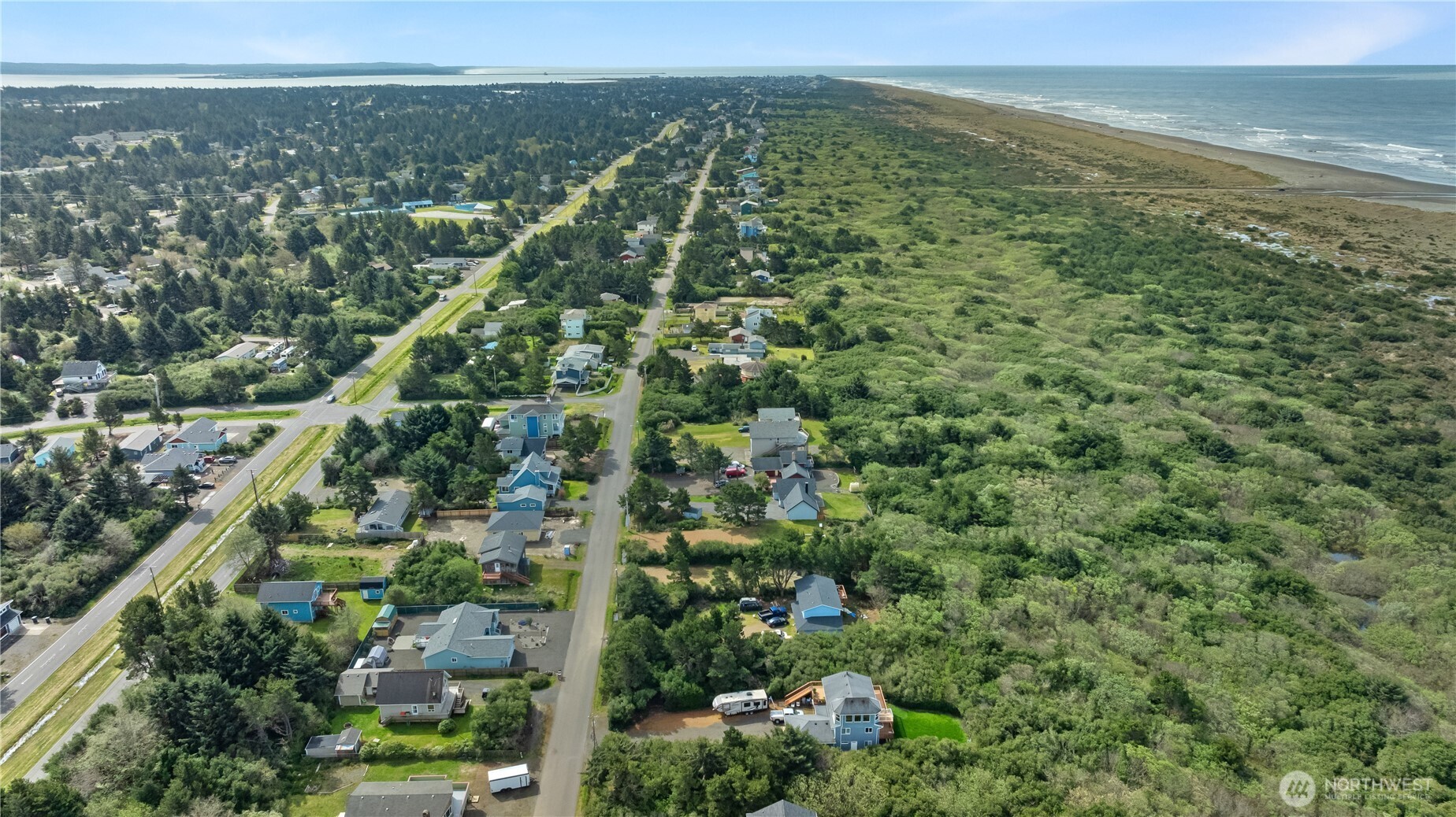 323 Sand Dune Avenue NW, Ocean Shores, WA 98569