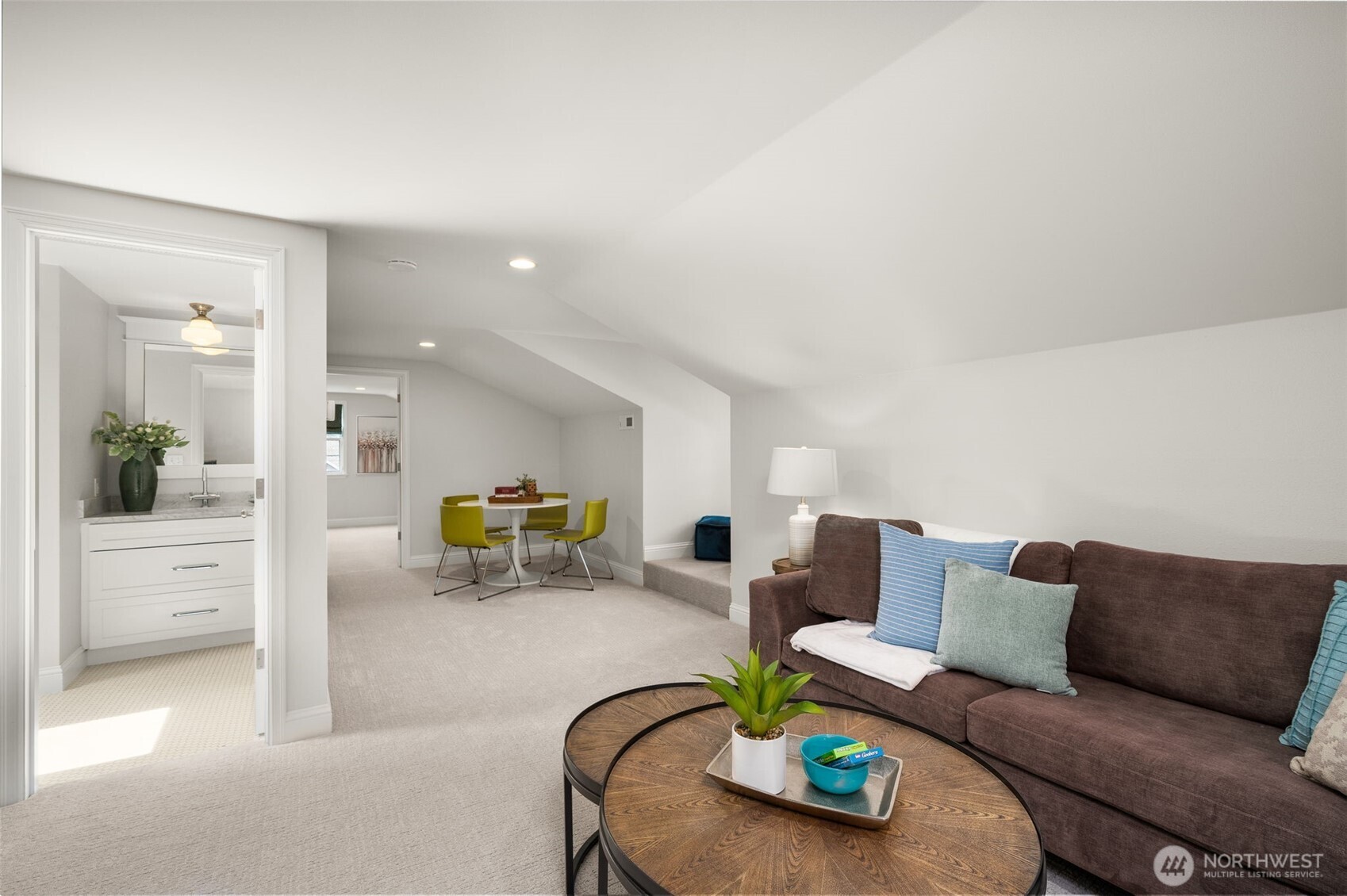 8421 SE 72nd Place , Mercer Island, WA 98040