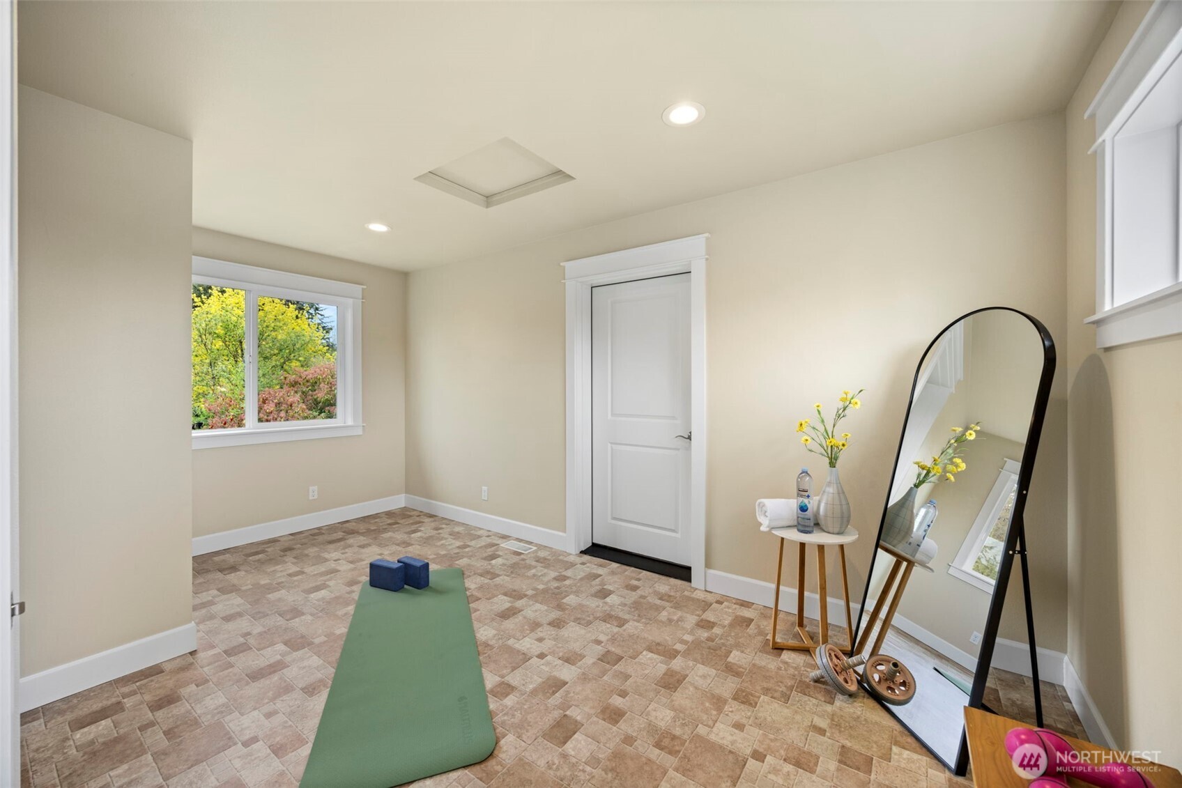 6493 White Peaks Lane NW, Bremerton, WA 98311